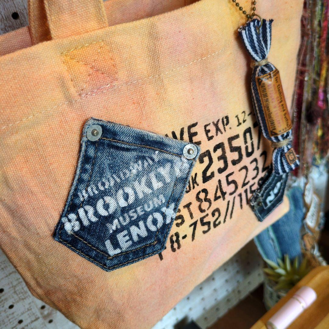 デニムリメイク☆バッグチャーム付手染めミニトートバッグ✨️