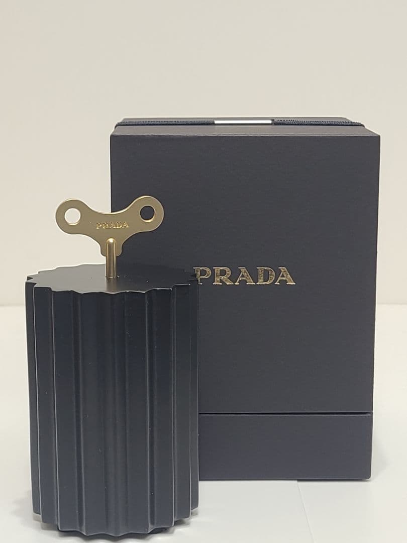 PRADA　非売品　オルゴール　ブラック　プラダ