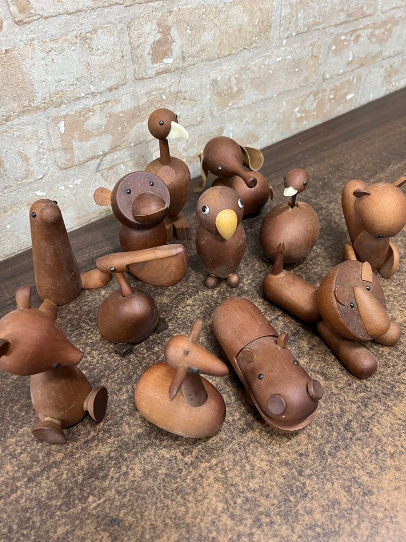 E2【used】 千趣会 ロイヤルペット 12種 木製置き場