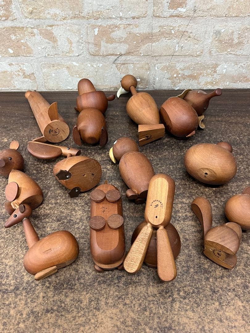 E2【used】 千趣会 ロイヤルペット 12種 木製置き場