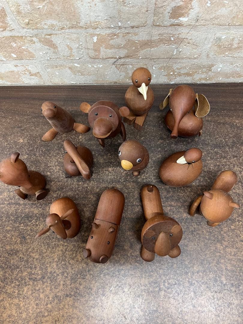 E2【used】 千趣会 ロイヤルペット 12種 木製置き場