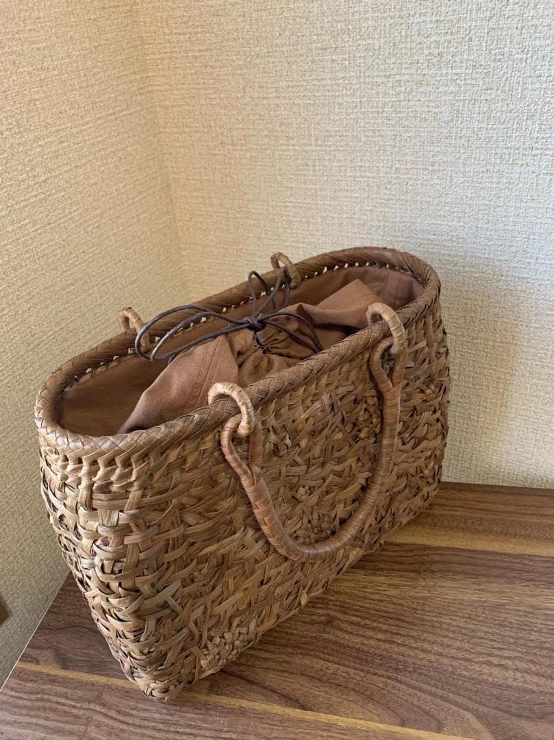 山葡萄　山葡萄かごバッグ　手作り　山葡萄籠バッグ　乱れ編み、花編み　内布あり