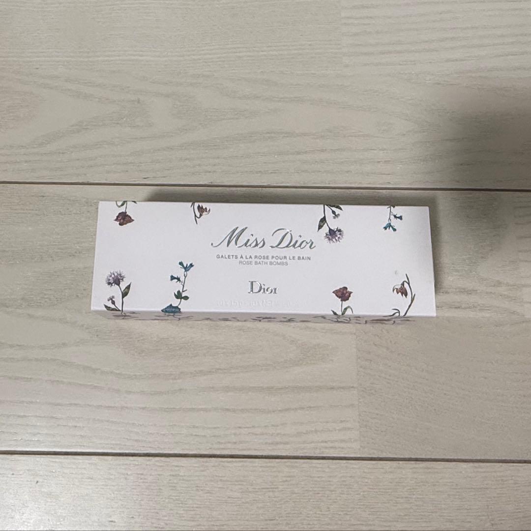 Dior ローズ バスボム サクラ リキッドソープ