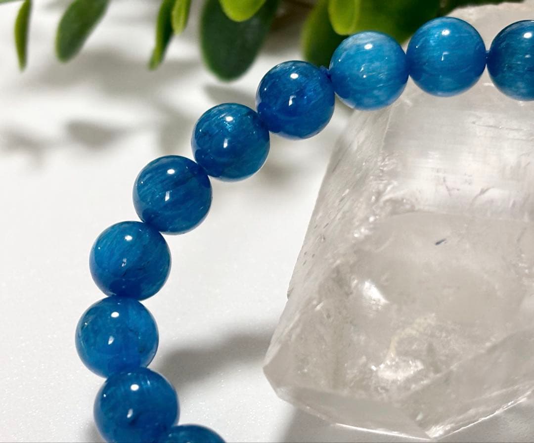 究極品質　未来への指針と絆を象徴する守護石　ネオンブルーアパタイトキャッツアイ