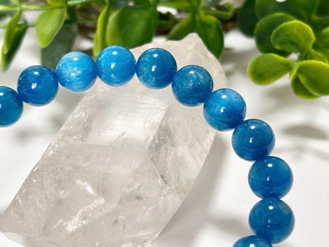 究極品質　未来への指針と絆を象徴する守護石　ネオンブルーアパタイトキャッツアイ