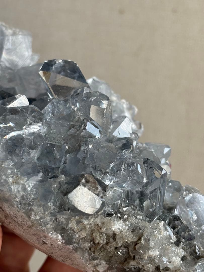 高品質　セレスタイト　原石　1353g 宝石質　ガラス質　感動するレベル