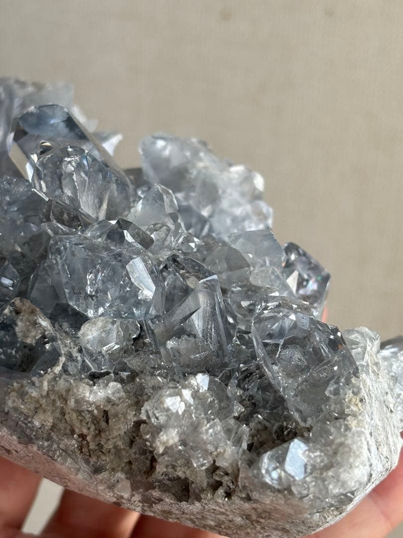 高品質　セレスタイト　原石　1353g 宝石質　ガラス質　感動するレベル