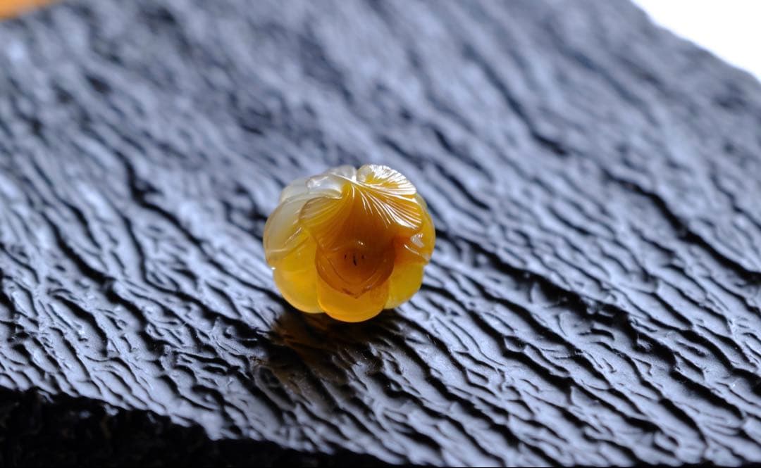 ゴビ石−1412 ゴビ瑪瑙　『銀杏』和菓子　彫刻