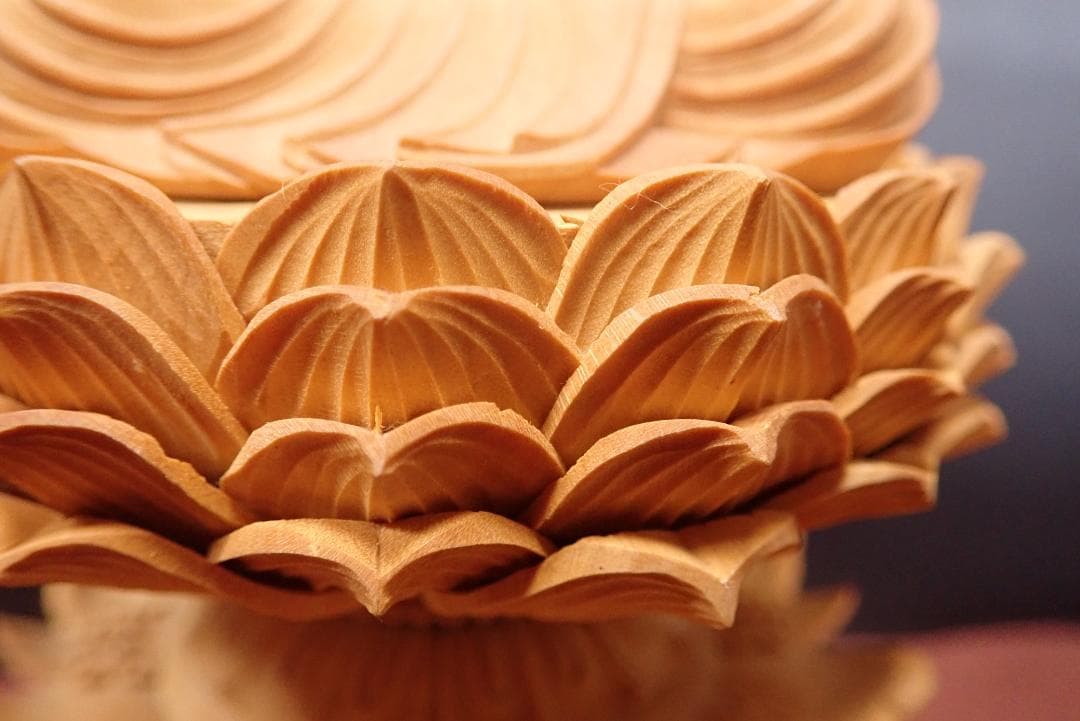 白檀　釈迦如来座像　八角台座　木彫仏像　仏教美術