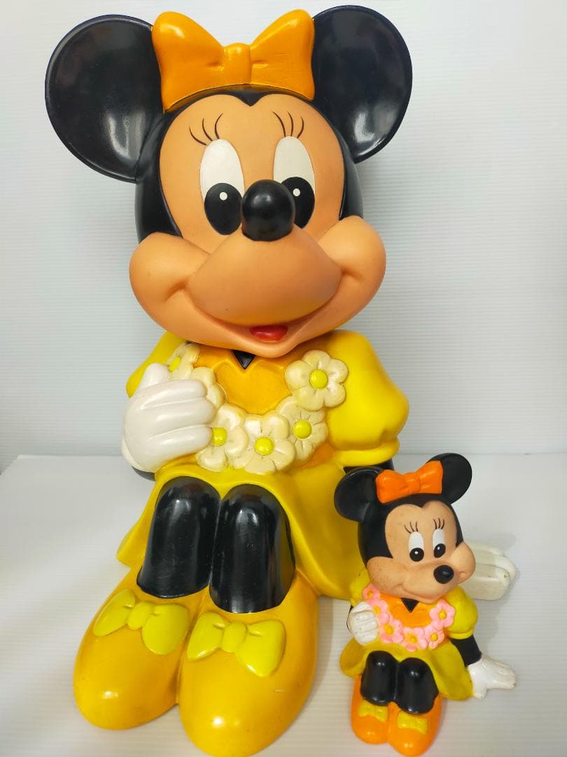 三菱銀行 貯金箱 カウンター用2体、小8体 ミッキー ミニー