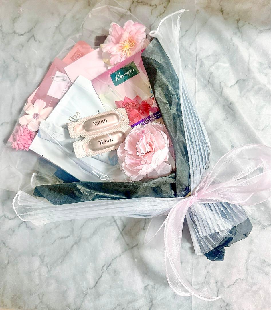 コスメブーケ【韓国コスメ】5,500円｜誕生日/結婚式/ギフト - メルカリ