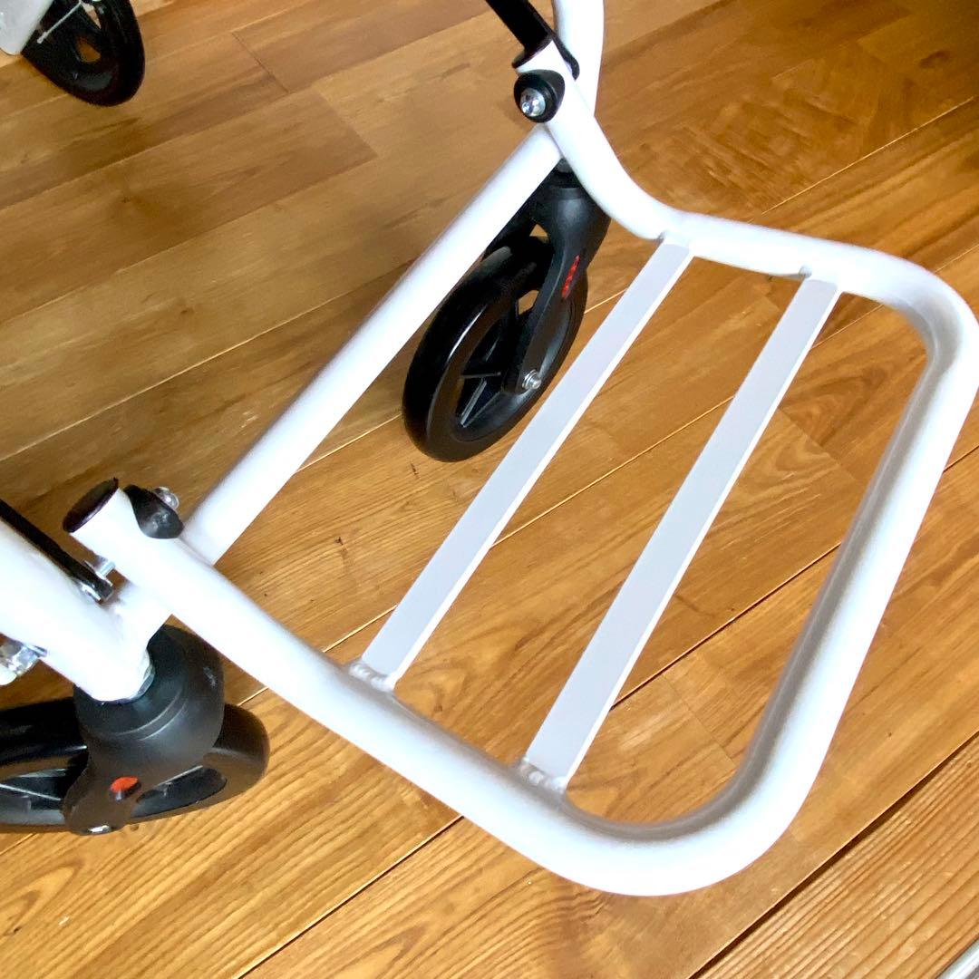 軽量 コンパクト 折り畳み 軽量車椅子 介助型 介助ブレーキ付き ノーパンク