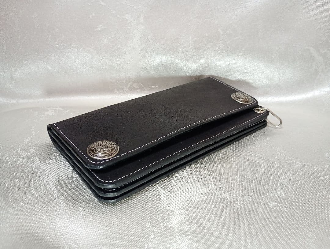 黒色　トラッカーウォレット　牛革　レザー　植物タンニン鞣し　三層二つ折り