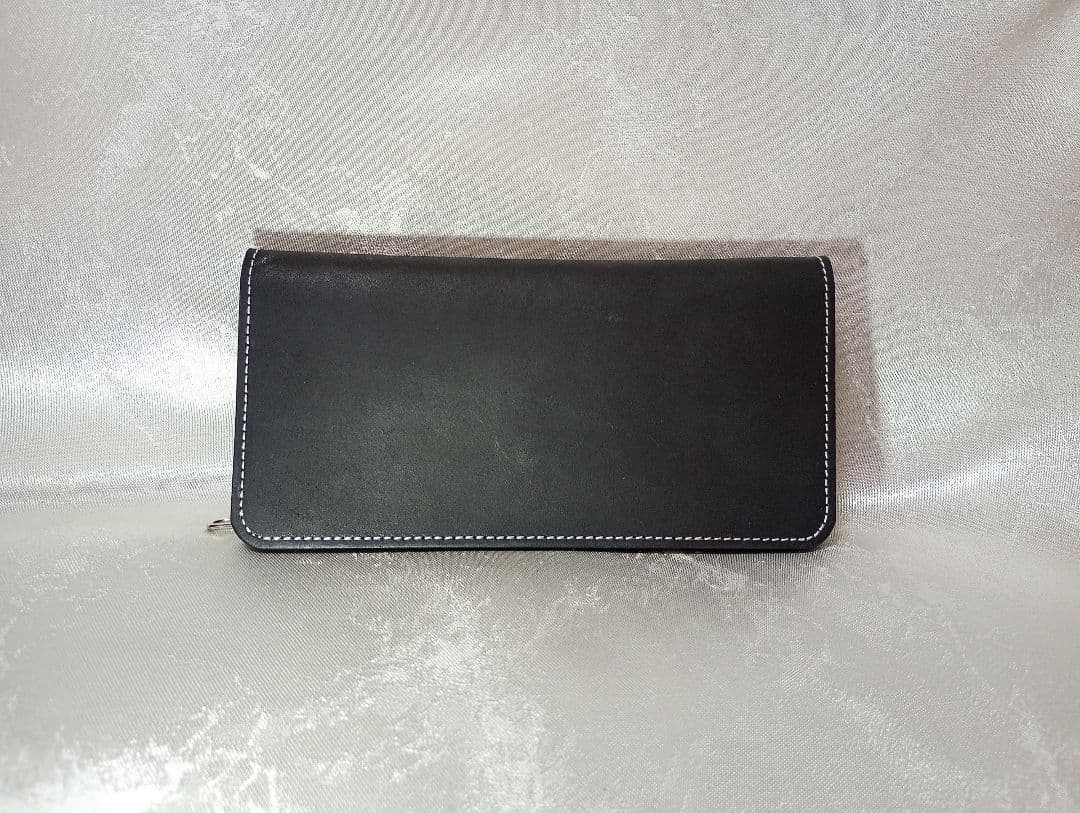 黒色　トラッカーウォレット　牛革　レザー　植物タンニン鞣し　三層二つ折り