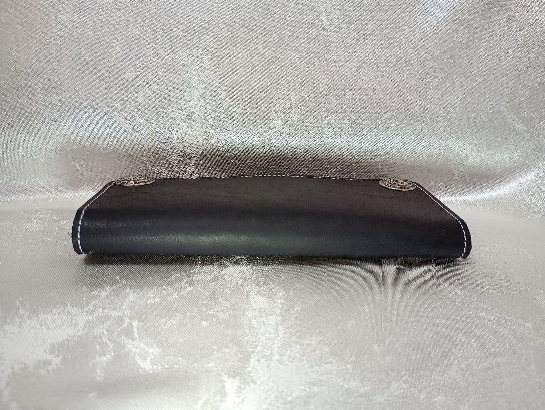 黒色　トラッカーウォレット　牛革　レザー　植物タンニン鞣し　三層二つ折り