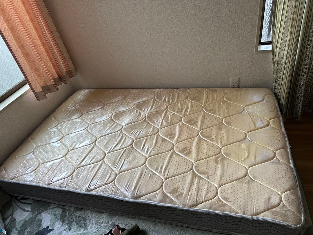 【美品】セミダブルマットレス