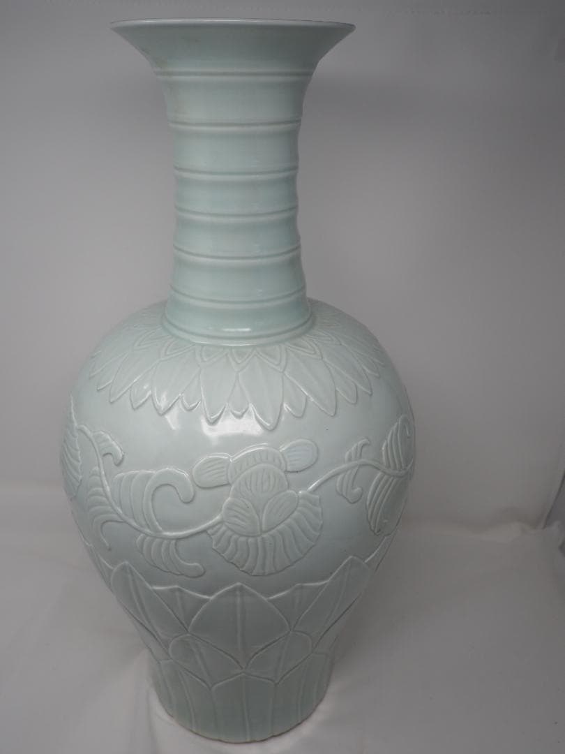 青磁花瓶　全國騎兵總指揮使歐陽虎府上　中国　一部カケあり　-SO