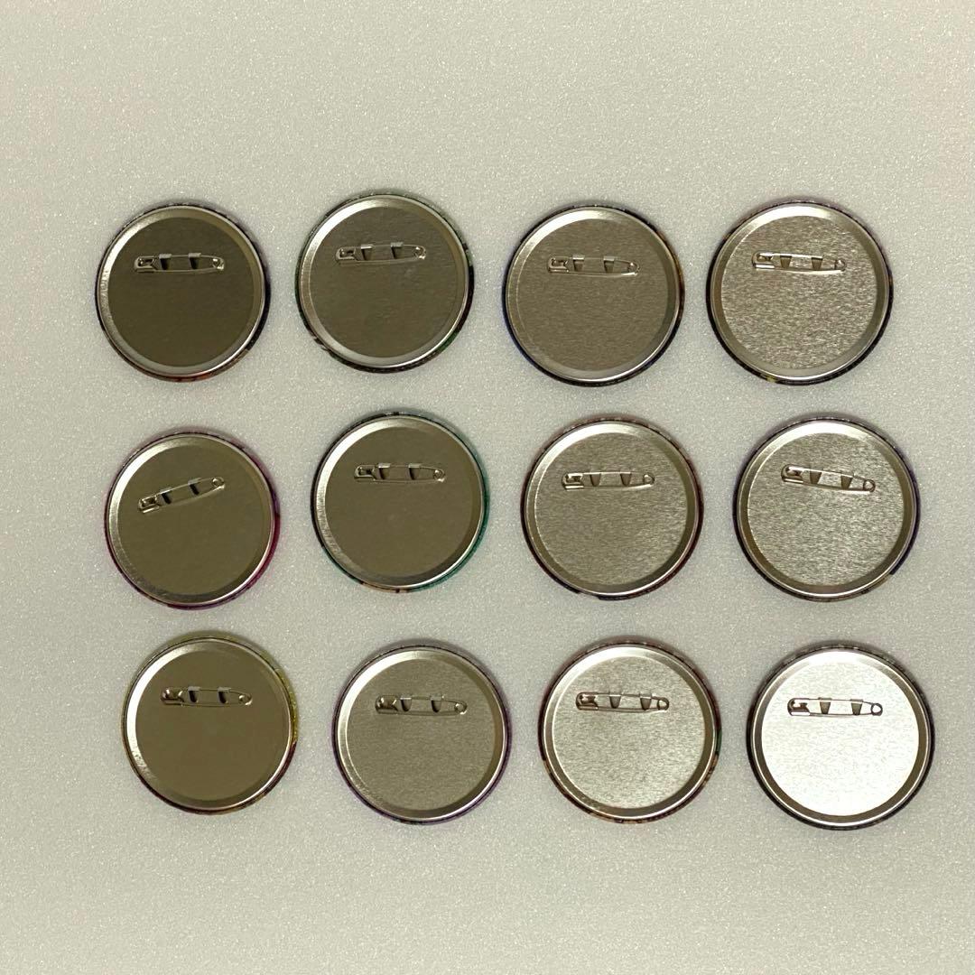 ジョジョの奇妙な冒険 JOJO WORLD Quizzes 缶バッジ【全12種】 - メルカリ