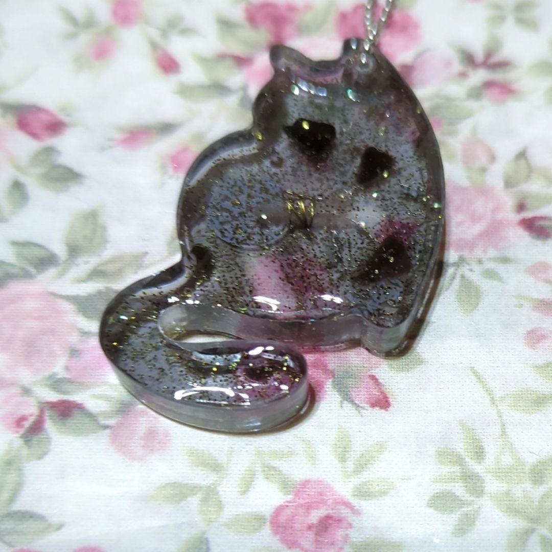 魔女猫なのに魔除する猫ちゃんオルゴナイトチャーム①