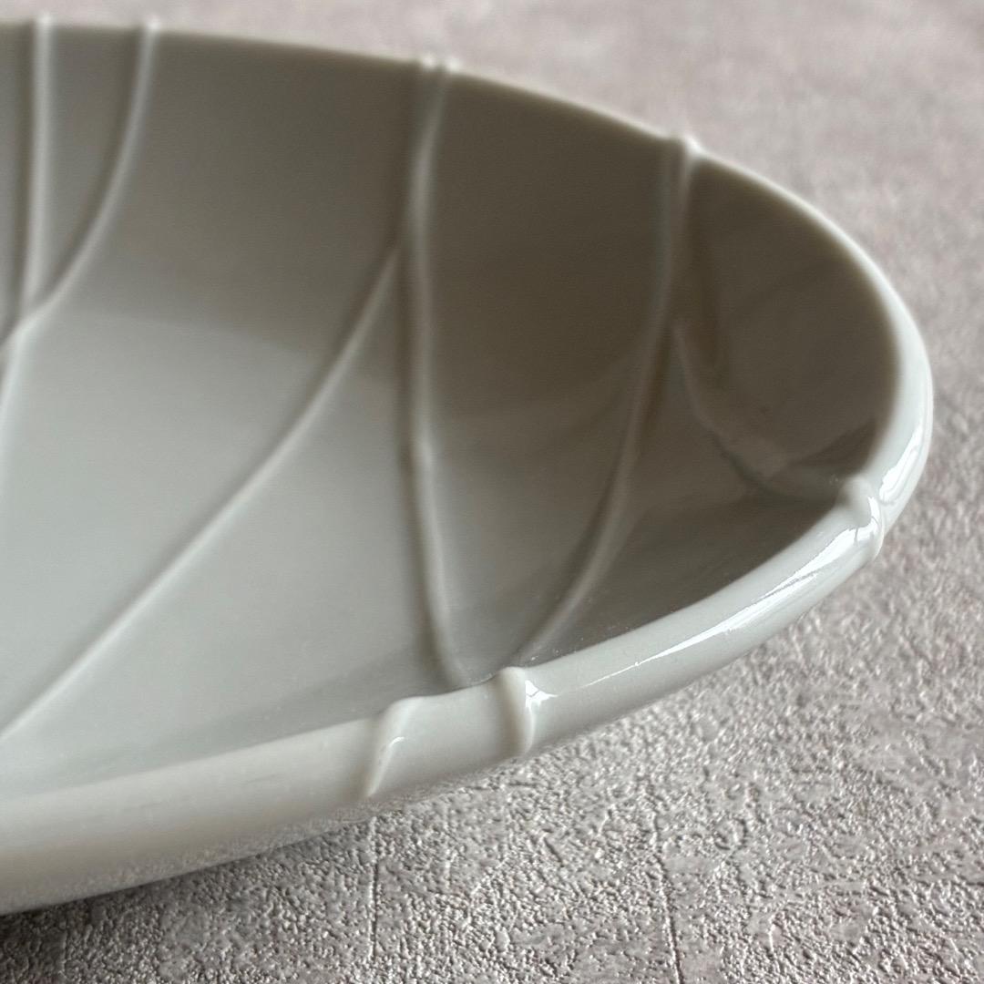 イッチン 楕円皿 長径27cm 作家もの 白磁