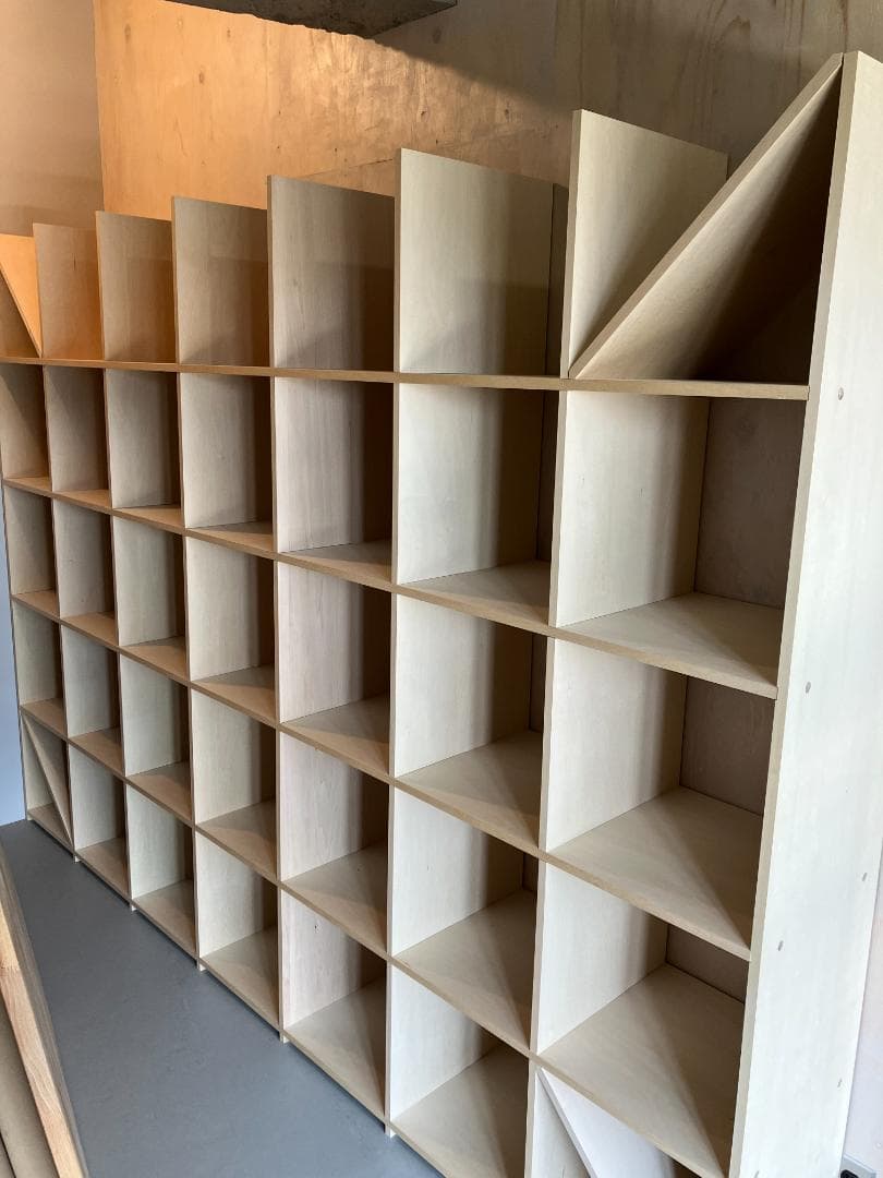 【伊勢原さま専用】マルゲリータ 壁一面の本棚 奥行350mm 縦5コマ×横7コマ