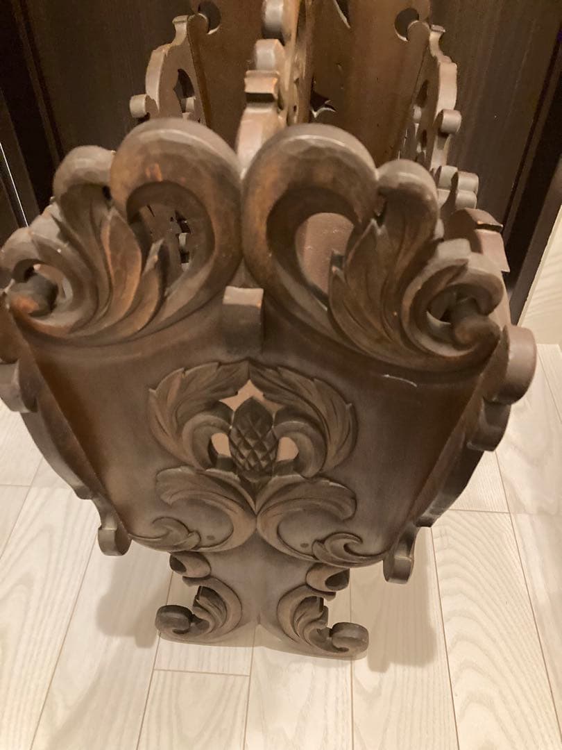 希少　ヨーロッパデザイン　木製彫刻マガジンラック