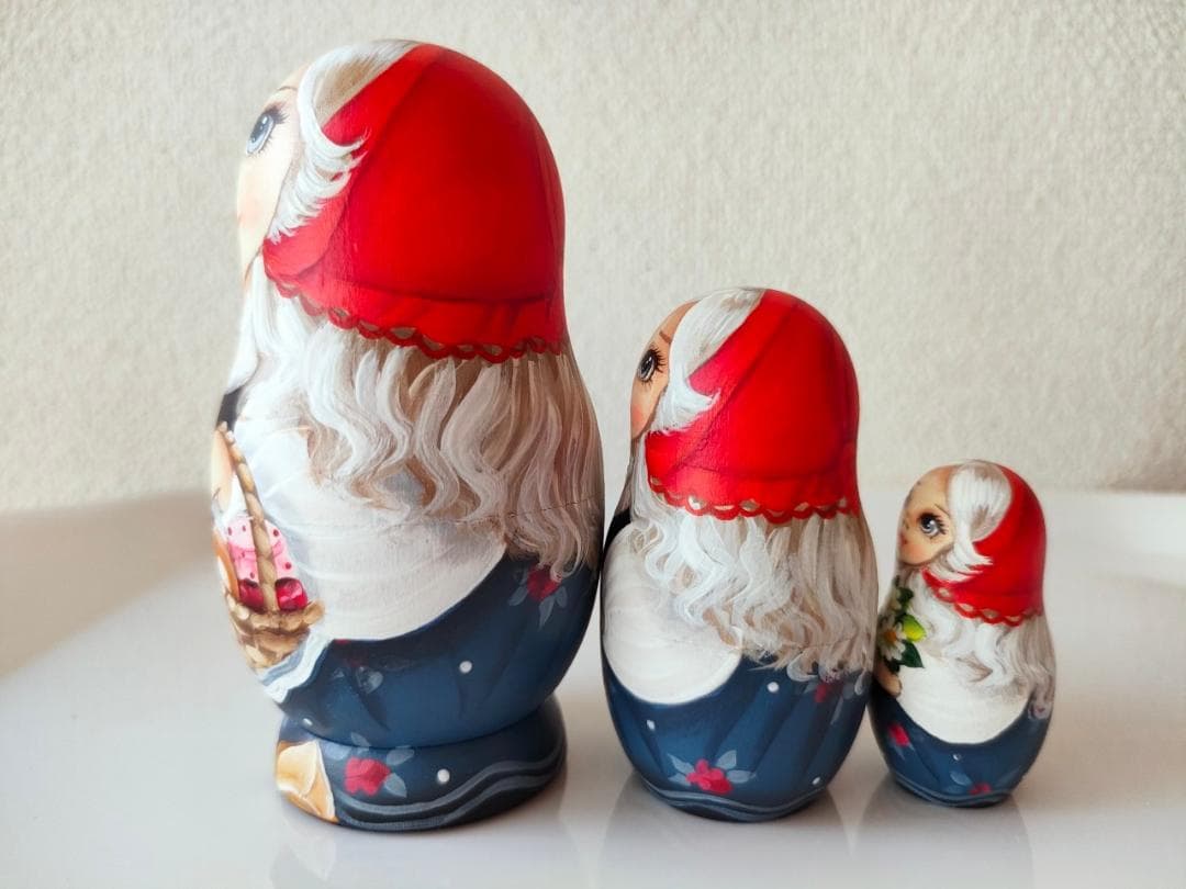 【CBT114】10cm級 マトリョーシカ (中) スベトラーナ 赤ずきんちゃん