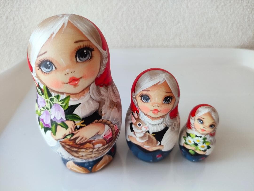 【CBT114】10cm級 マトリョーシカ (中) スベトラーナ 赤ずきんちゃん