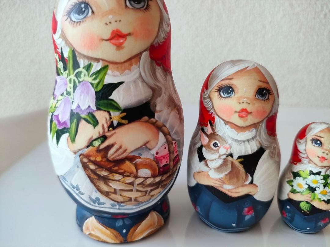 【CBT114】10cm級 マトリョーシカ (中) スベトラーナ 赤ずきんちゃん