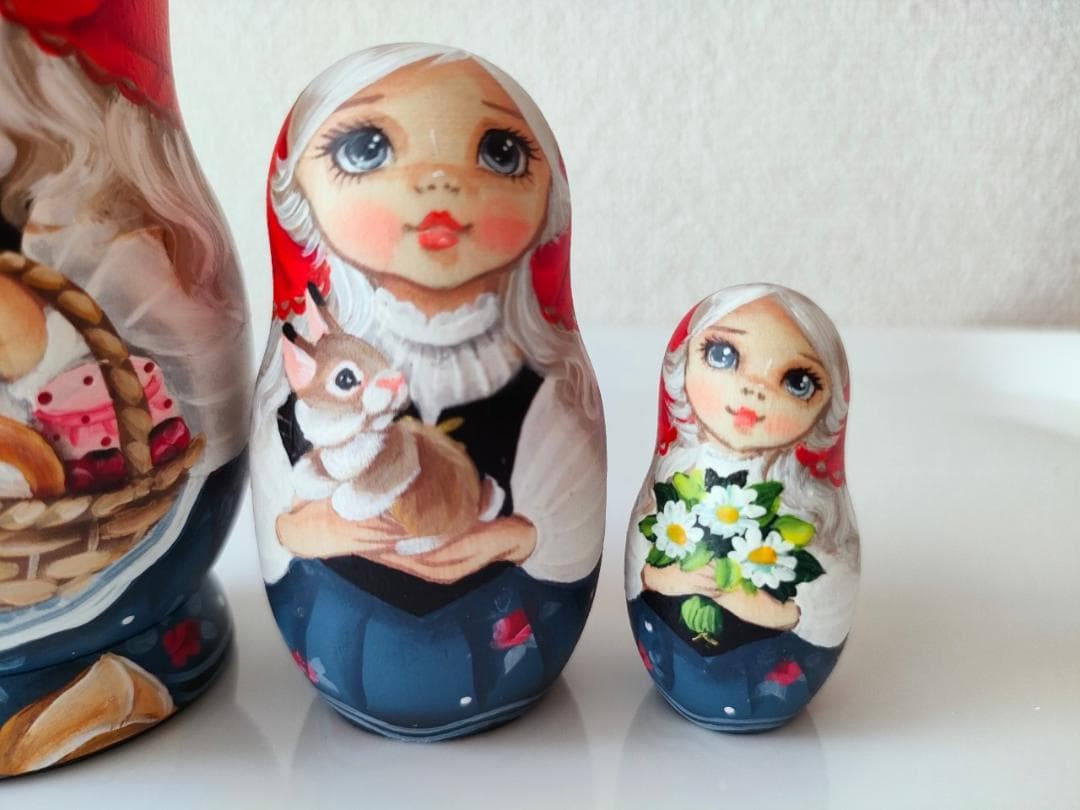 【CBT114】10cm級 マトリョーシカ (中) スベトラーナ 赤ずきんちゃん