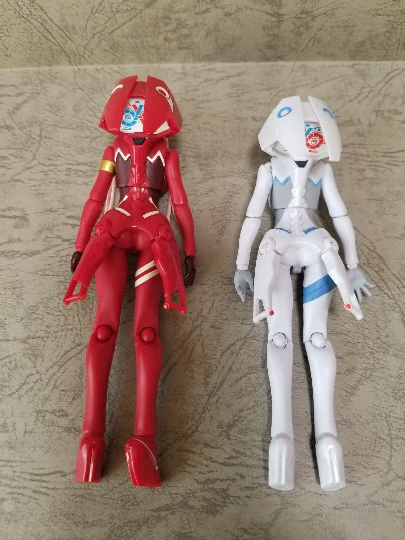 ダーリンインザフランキス　ストレリチア　ゼロツー　デルフィニウム　イチゴ