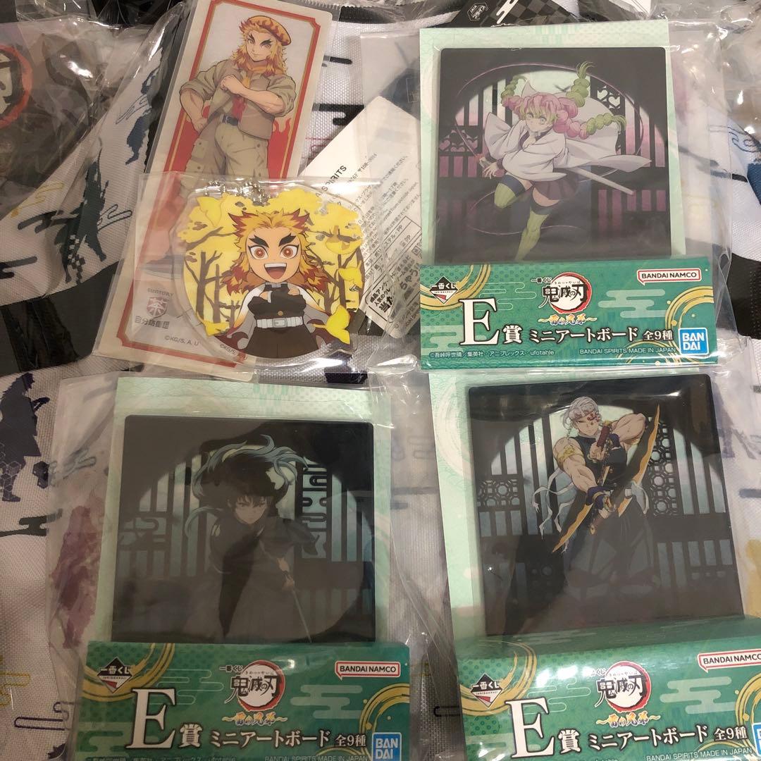 ノンジャンル　大量　まとめ売り　アニメグッズ　キャラクターグッズ　400点以上