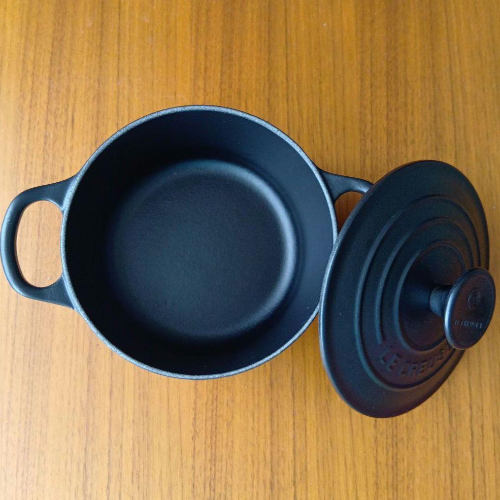 ル・クルーゼ ココット・ロンド 14cm ブラック 付属品あり 1回のみ使用