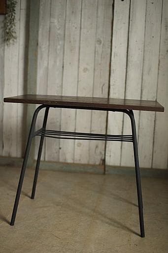 古い小ぶりな古い鉄脚と古材のテーブル　机　作業台　古家具　古道具