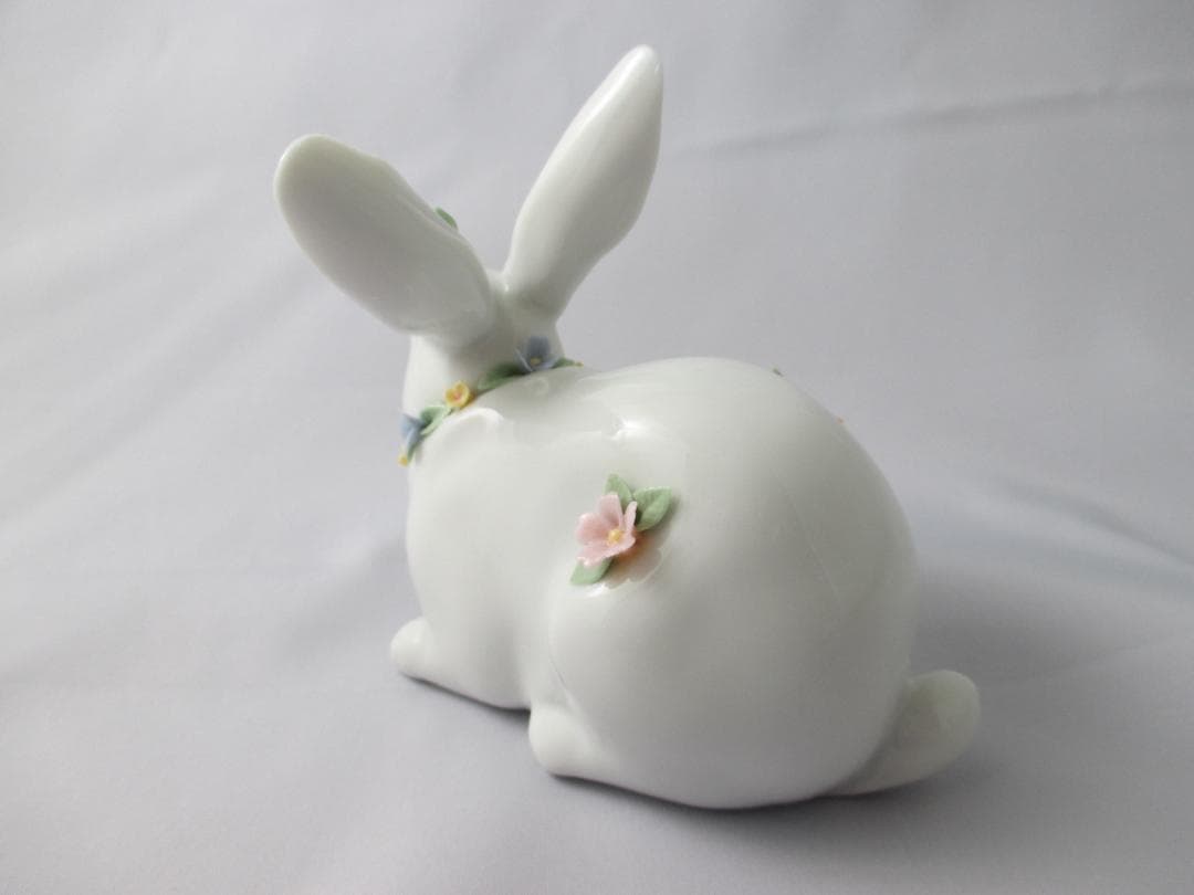 LLADRO リヤドロ 花飾りの白うさぎ