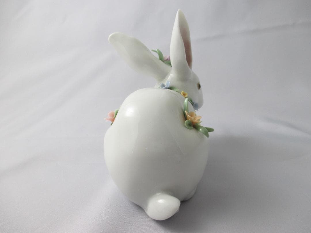 LLADRO リヤドロ 花飾りの白うさぎ