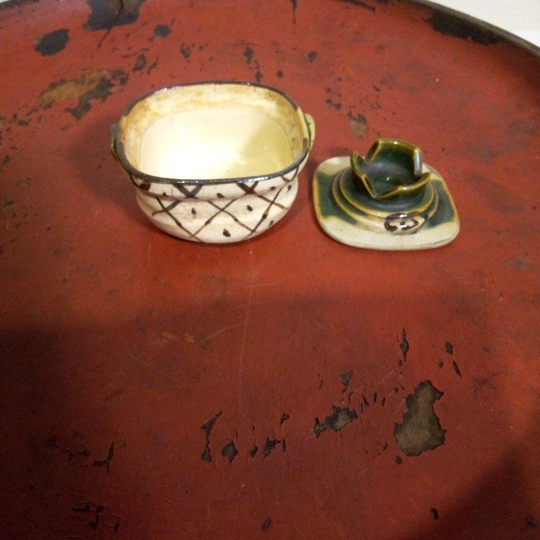 古い織部の香合