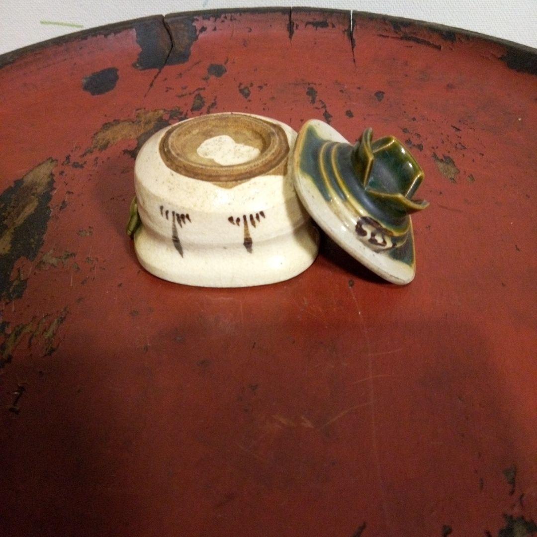 古い織部の香合