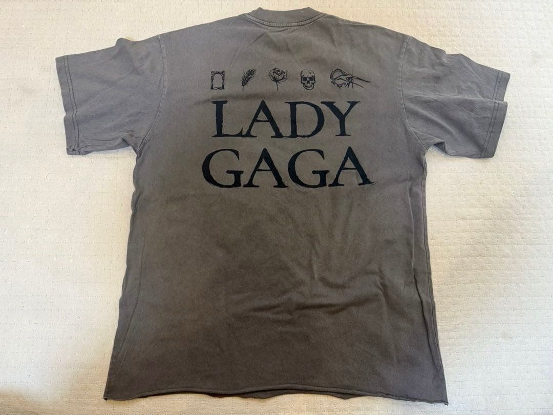 未使用】Lady Gaga The Mayhem Ball Tシャツ - メルカリ