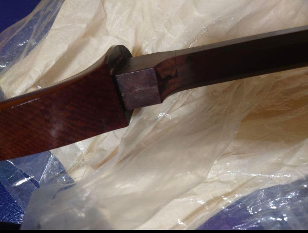 細棹三味線　棹全体に綺麗なすだれ虎斑入りハードケース付宅急便配送料¥1700込