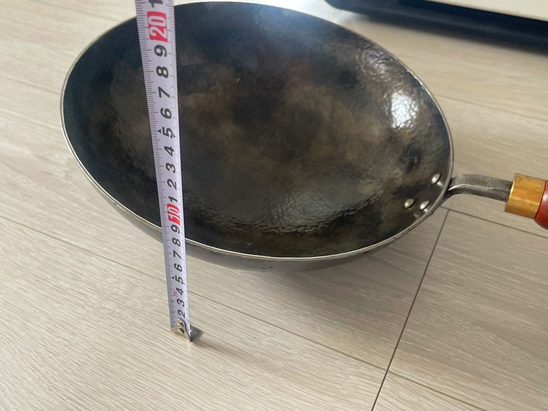 手作り鍛造 26cm中華鍋 1606g 木製鍋蓋付き