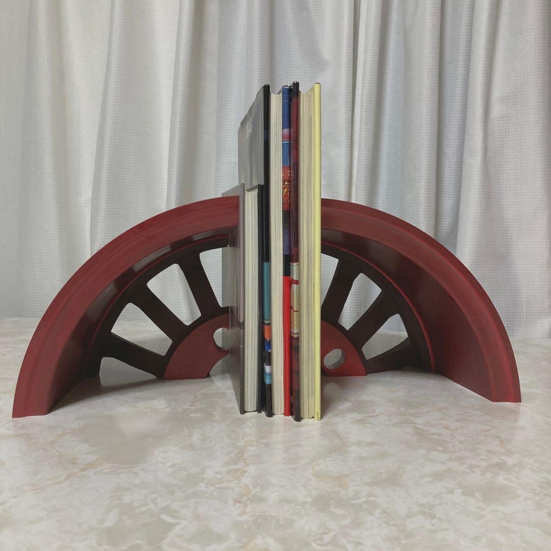 アメリカのアルミホィールで作ったブックエンド　洋書一冊付き　レア
