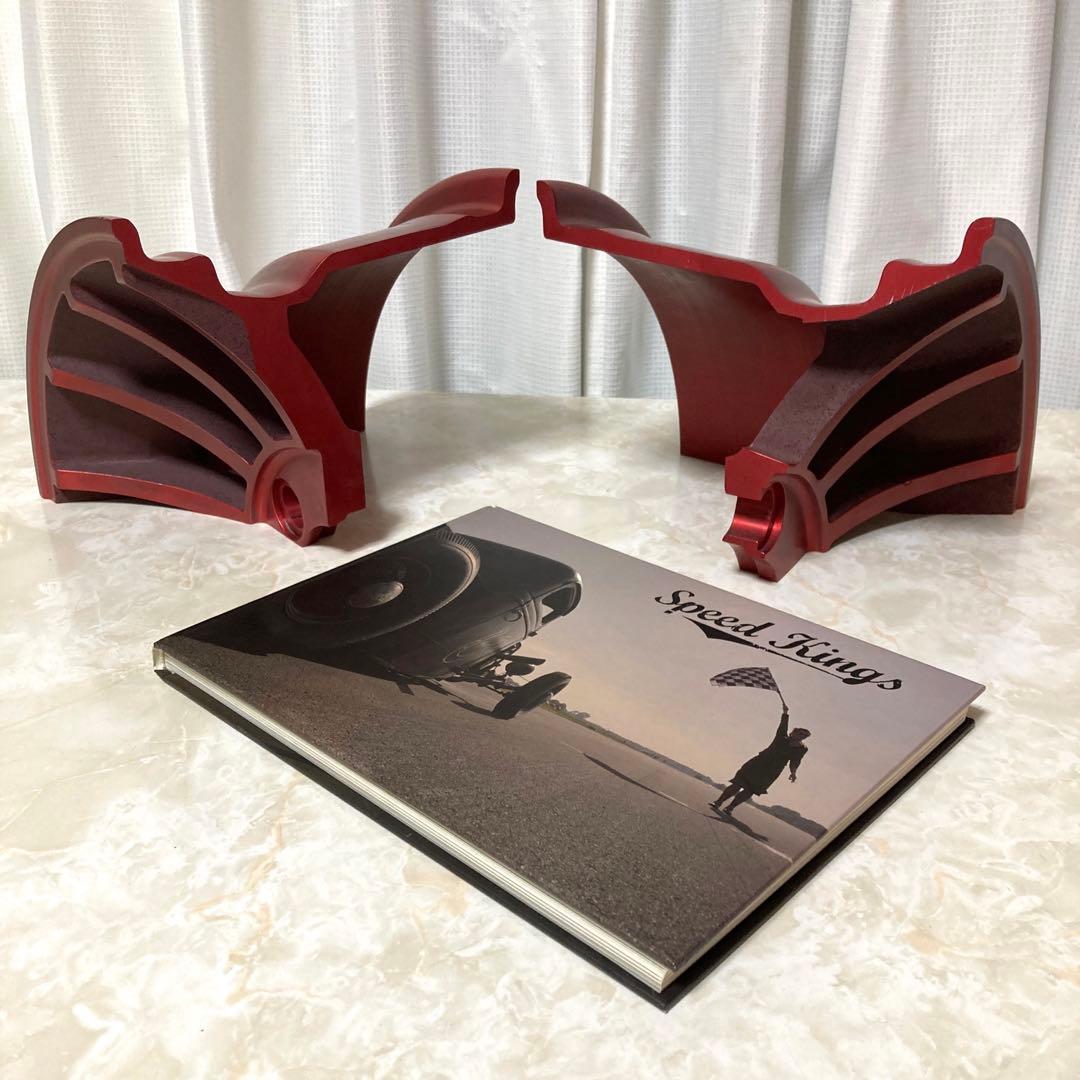 アメリカのアルミホィールで作ったブックエンド　洋書一冊付き　レア