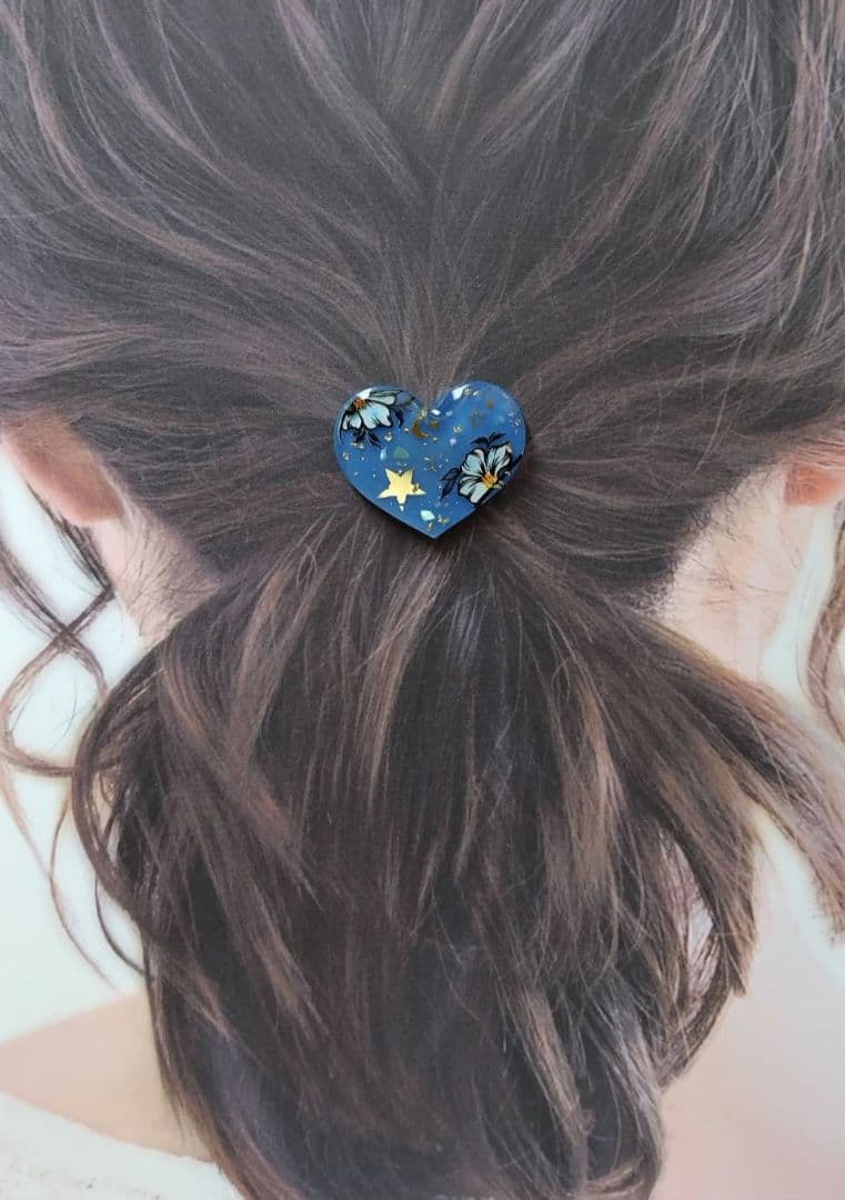 旧作  ブルーフラワー ハート レジン ヘアゴム