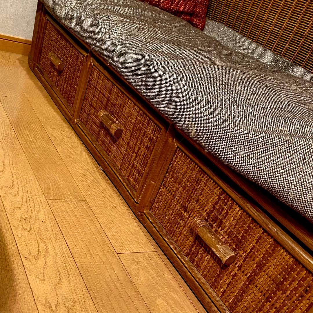 最終お値下げ！アジアン！籐の3人掛けチェアー