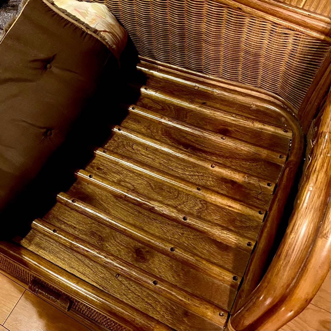 最終お値下げ！アジアン！籐の3人掛けチェアー