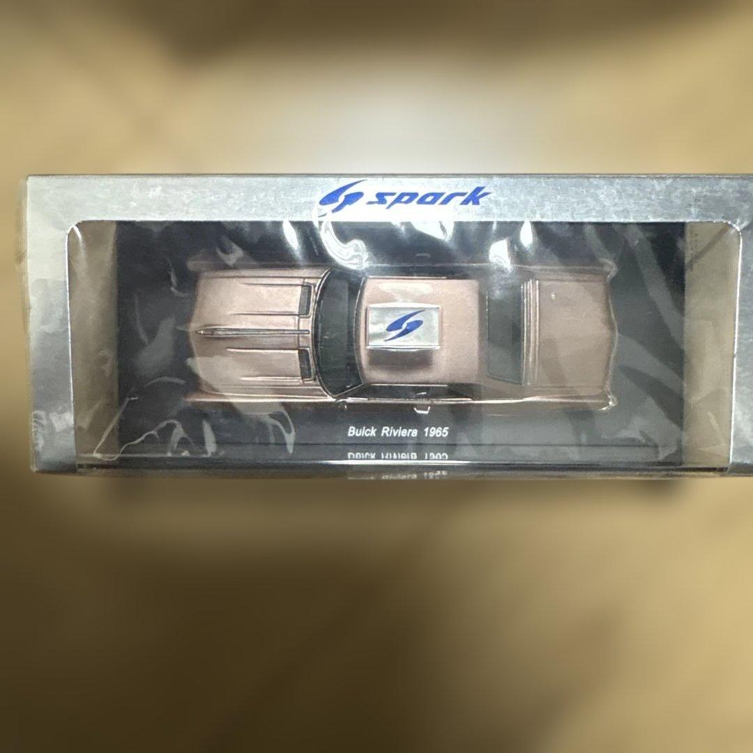spark ブラウン ミニカー　Buick Riviera 1965