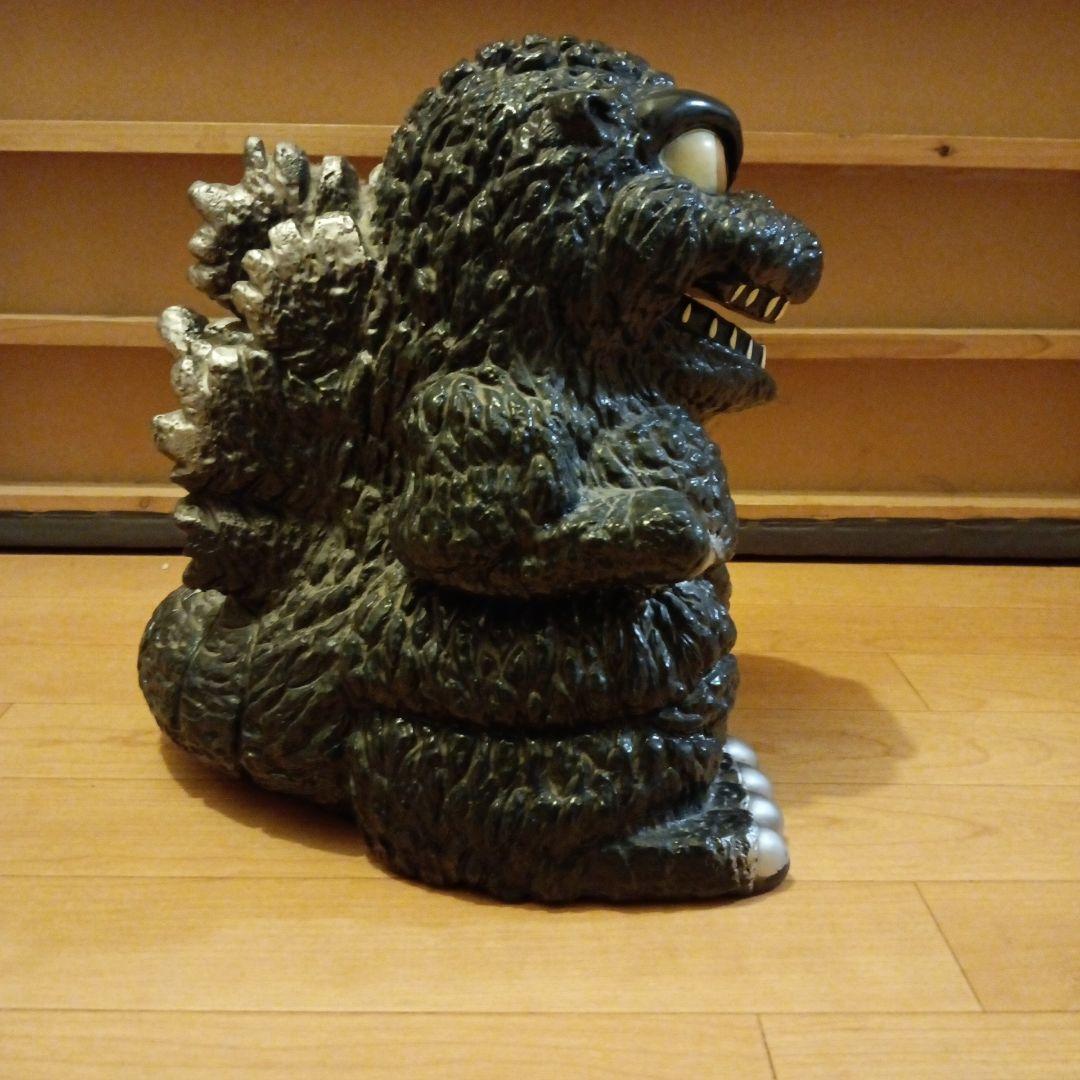 ゴジラ貯金箱