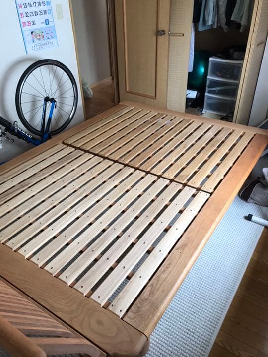 無垢の木のダブルベッド 値段交渉します。