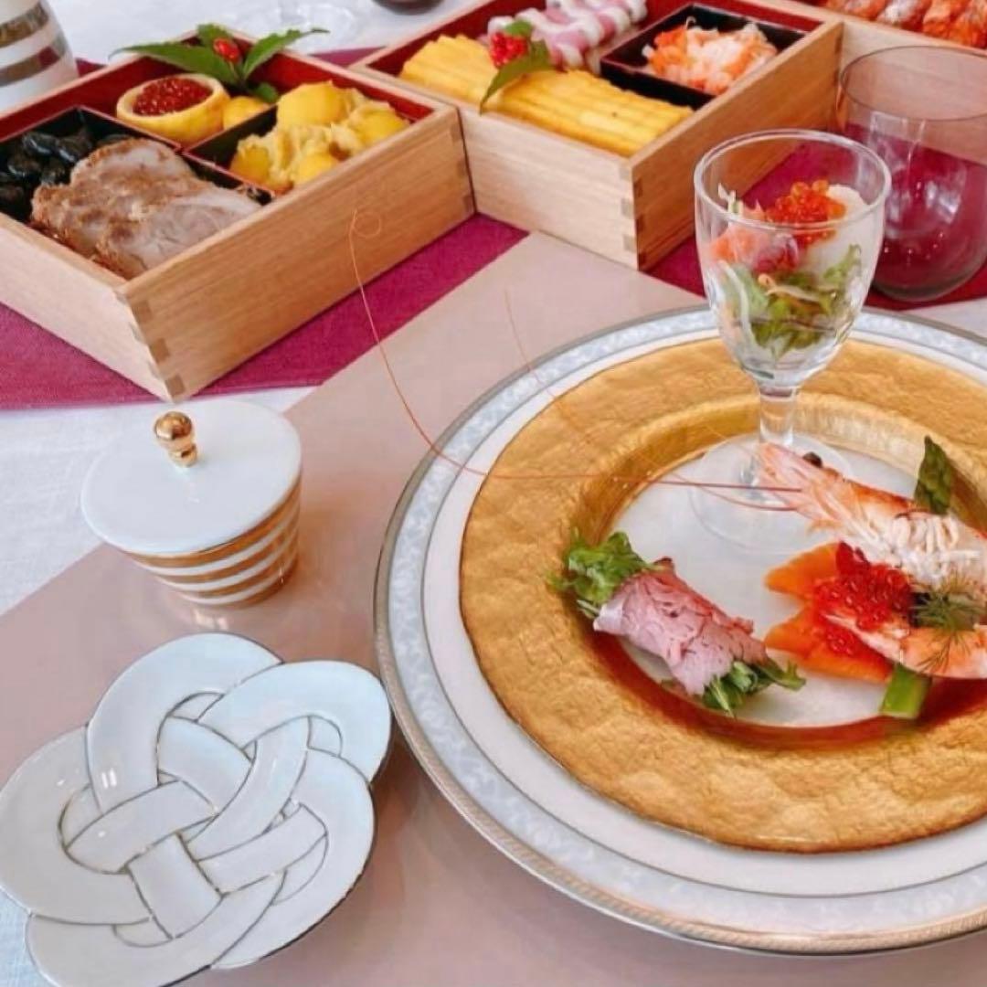 【新品】【大人気】有田焼田清窯　太白プラチナ線梅結び小皿　縁起物